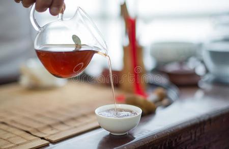 绿茶最佳泡茶时间揭秘：泡多久才合适？