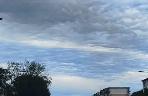 石景山雨后惊艳蓝天，如画美景不容错过