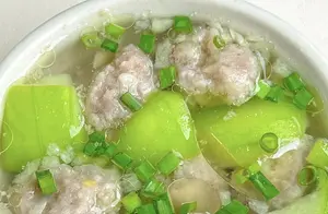 婆婆的招牌菜：小区美食传奇的背后故事